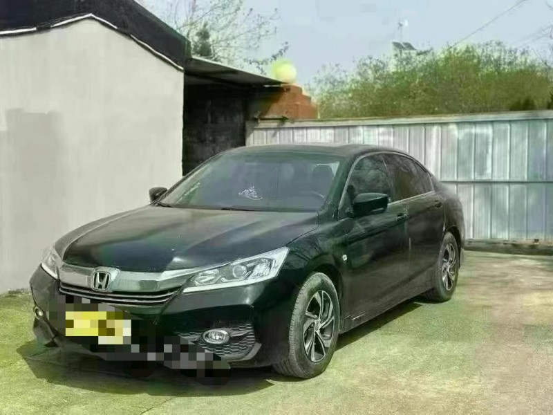 青岛18年本田雅阁2