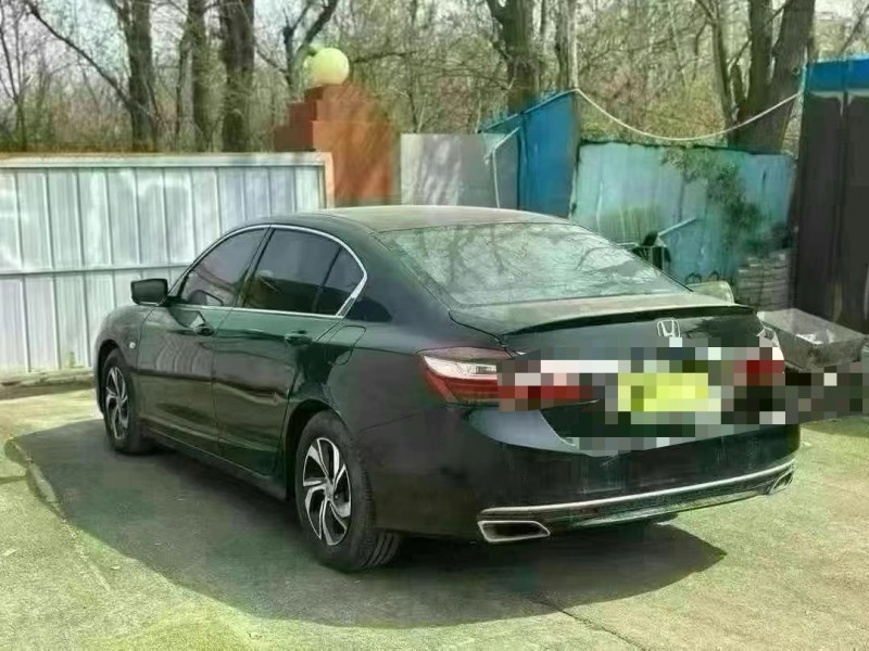 青岛18年本田雅阁7