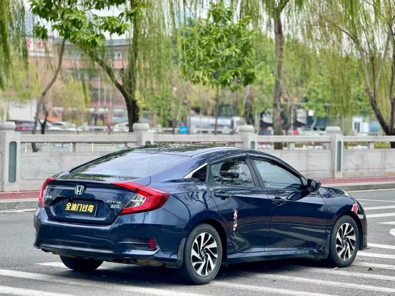 东莞17年本田思域8