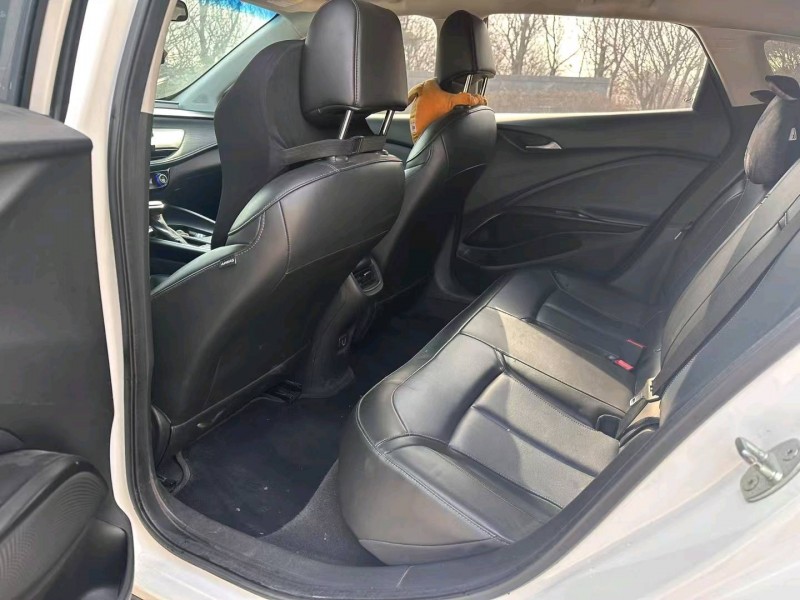 青岛19年别克微蓝8