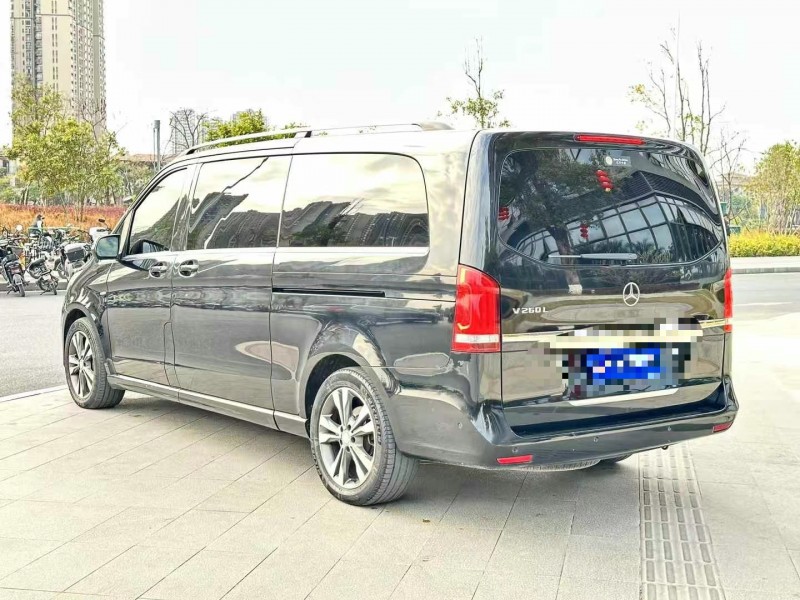 深圳17年奔驰V8