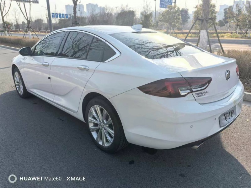 泰州22年别克君威7