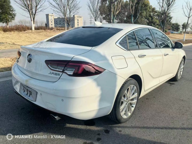 泰州22年别克君威8