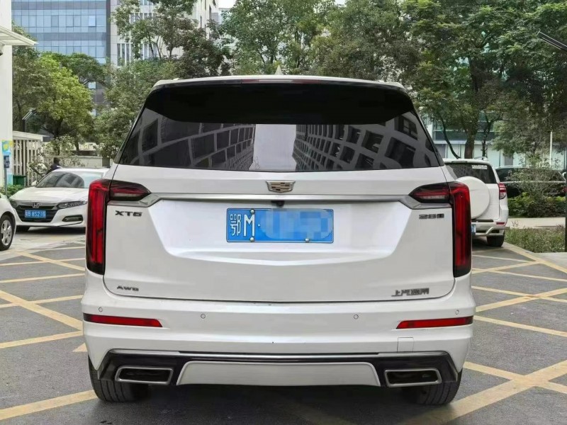 成都21年凱迪拉克XT68