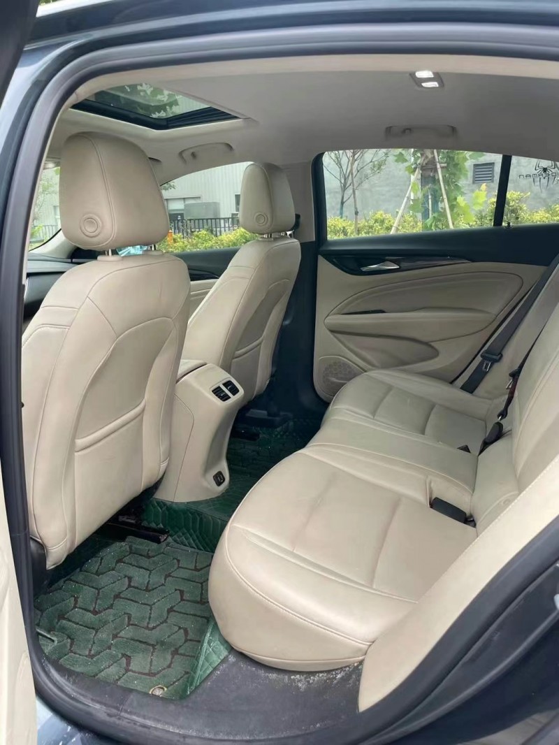 徐州21年别克君威9