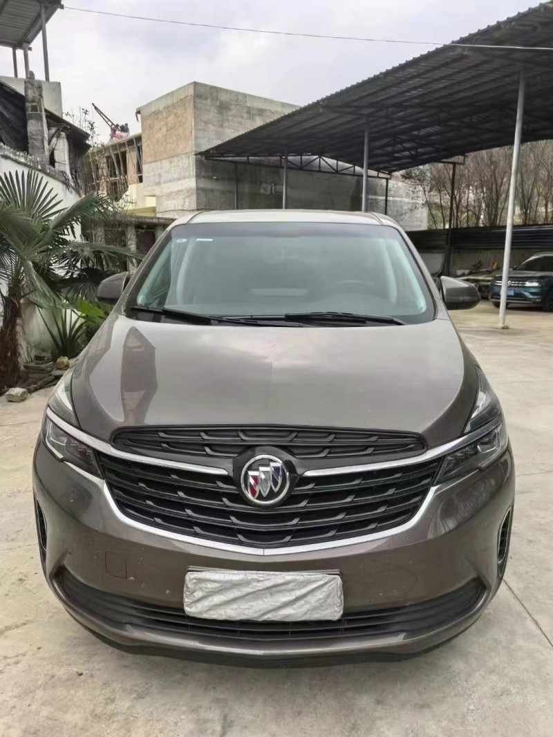 济宁22年别克GL81