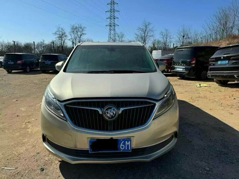 济宁17年别克GL81