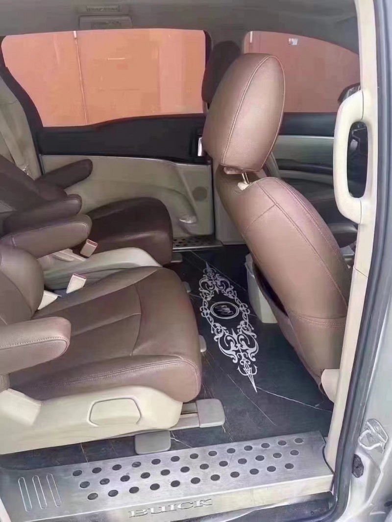 济宁17年别克GL85