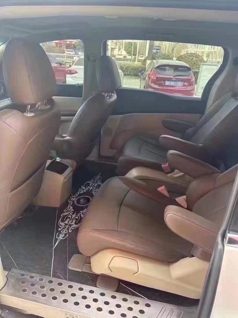 济宁17年别克GL86