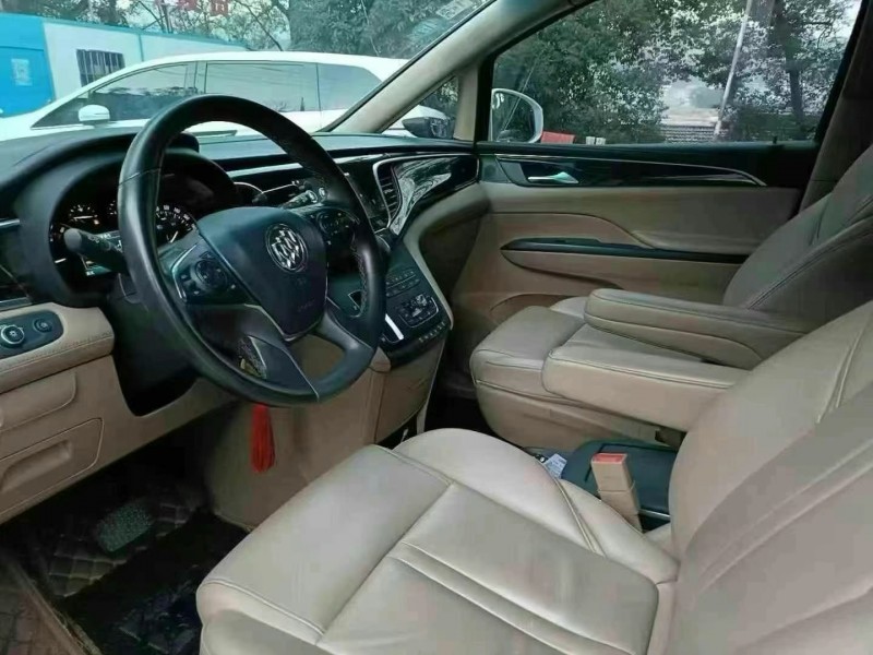 济宁18年别克GL84