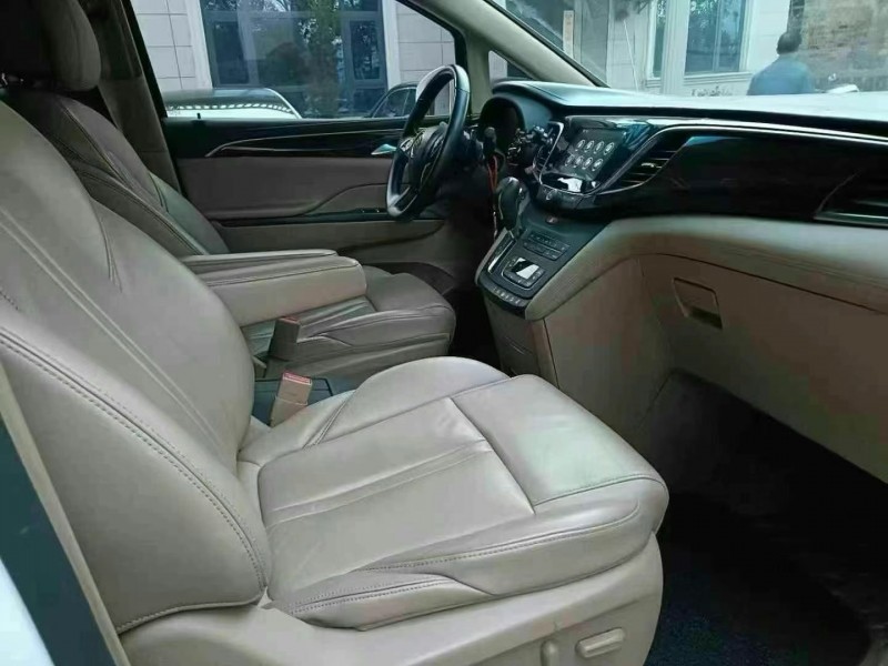 济宁18年别克GL86