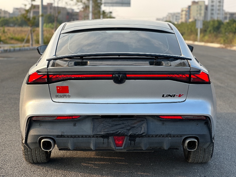 汕頭23年長安汽車UNI8