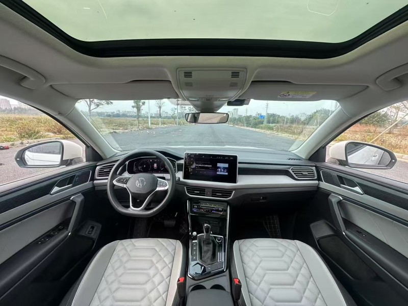 汕頭23年大眾探岳5