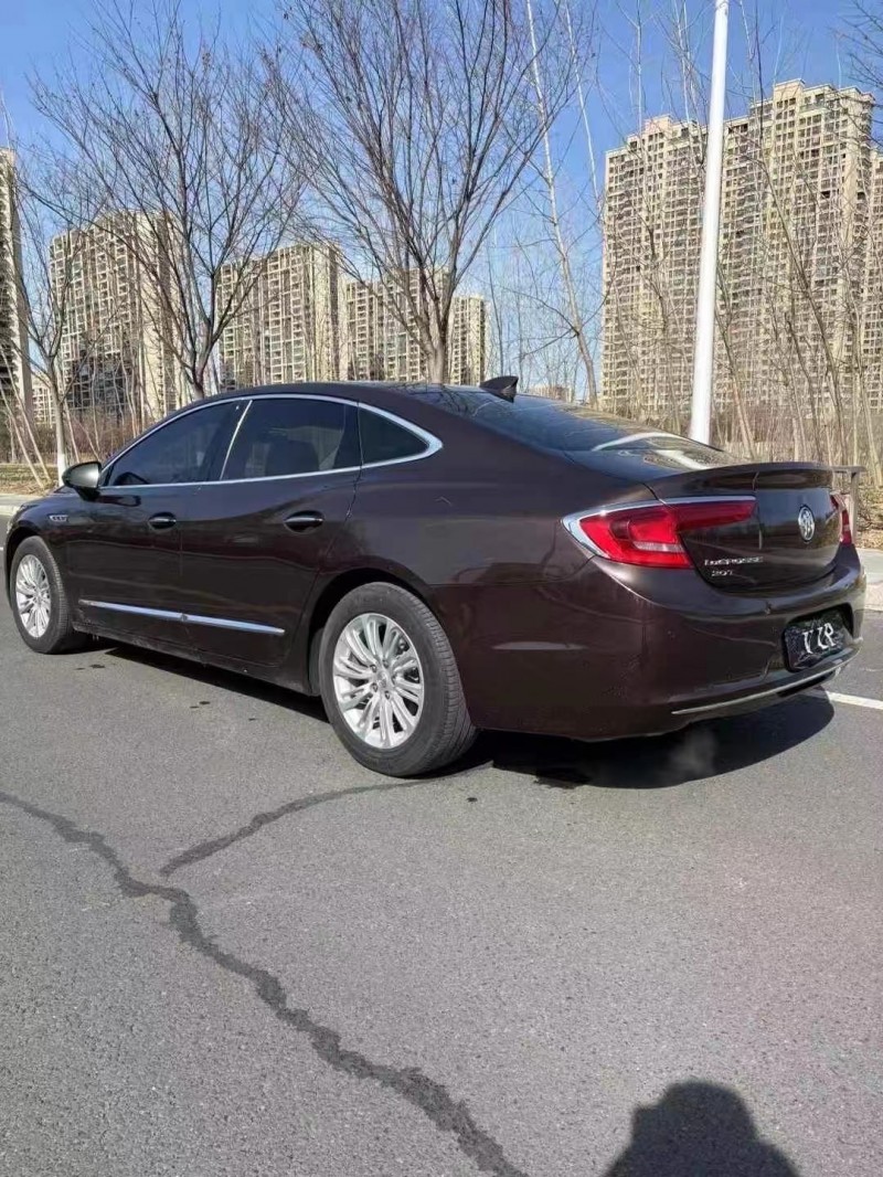 泰州18年别克君越8