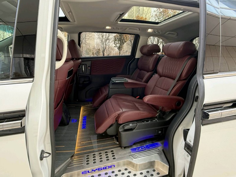 济宁23年本田艾力绅8