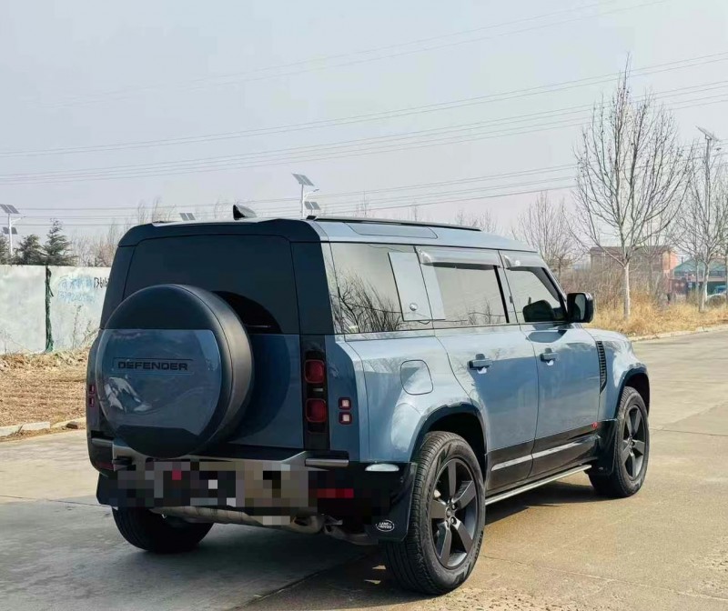 青岛21年路虎卫士6