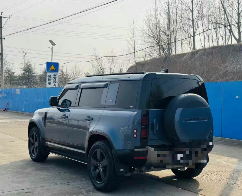 青岛21年路虎卫士7