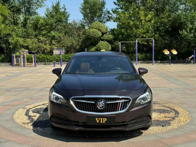 青岛17年别克君越1