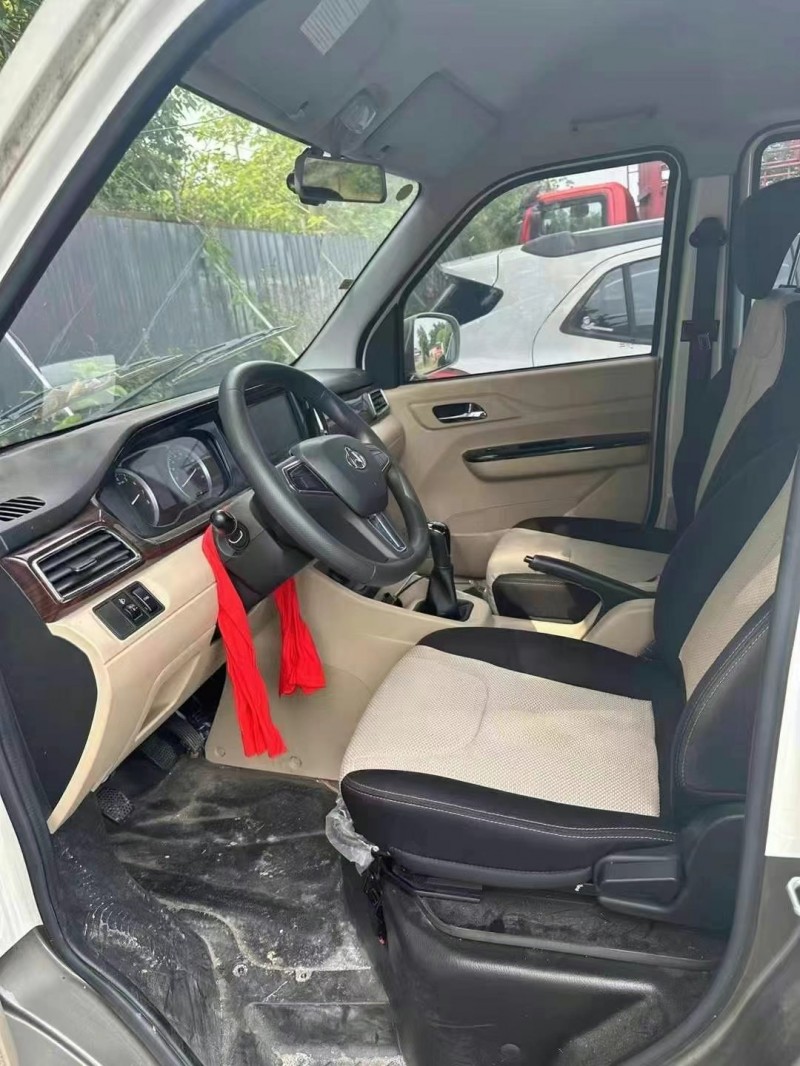 自貢22年長安汽車跨越3