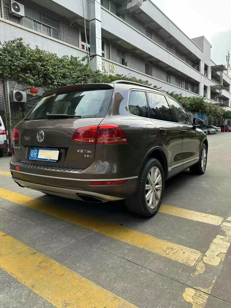 深圳12年大众途锐8