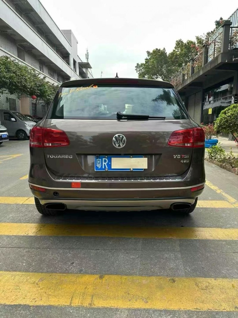 深圳12年大众途锐9
