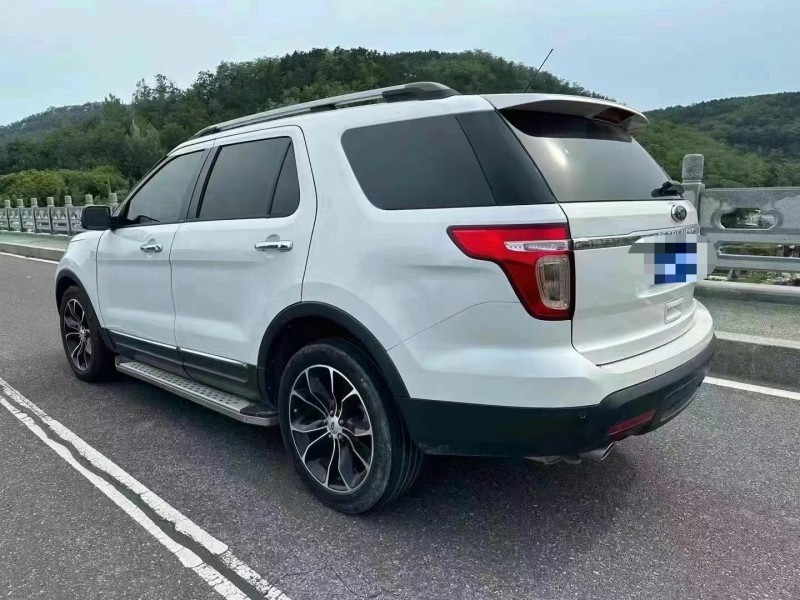 青岛15年福特探险者3