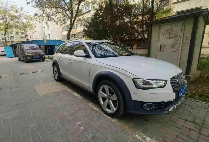 济宁15年奥迪A4L3