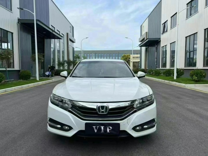徐州16年本田思铂睿1
