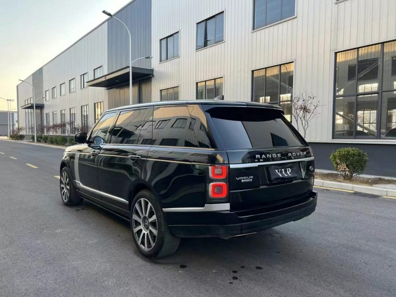 徐州18年路虎揽胜行政8