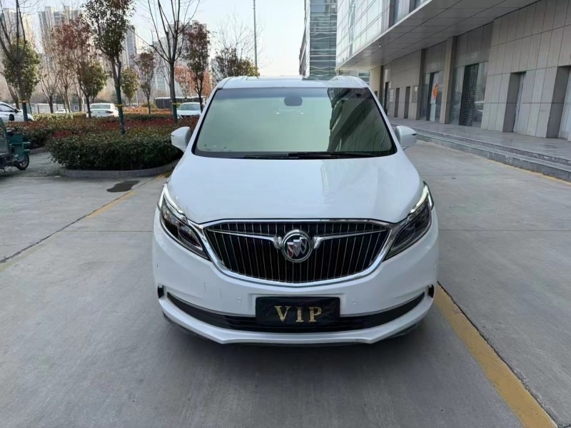 济宁17年别克GL81