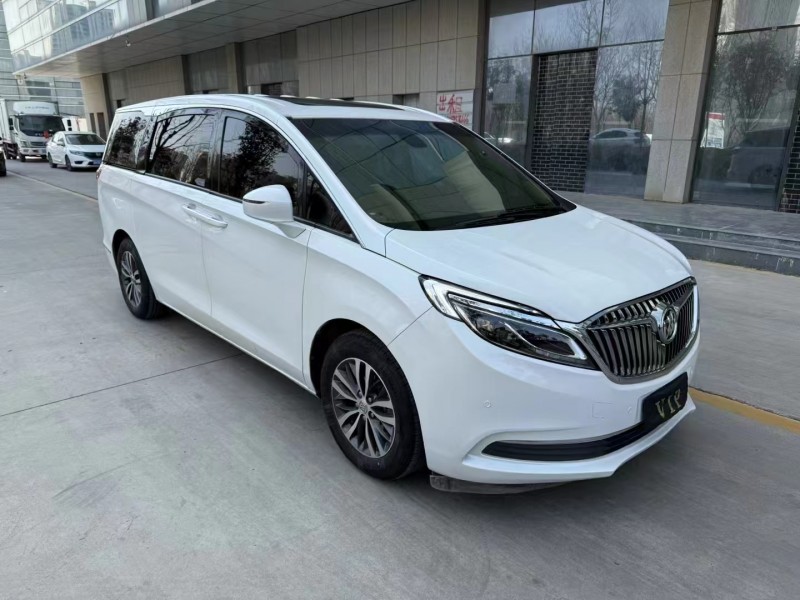 济宁17年别克GL83