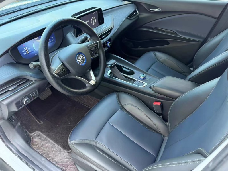 济宁24年别克微蓝5