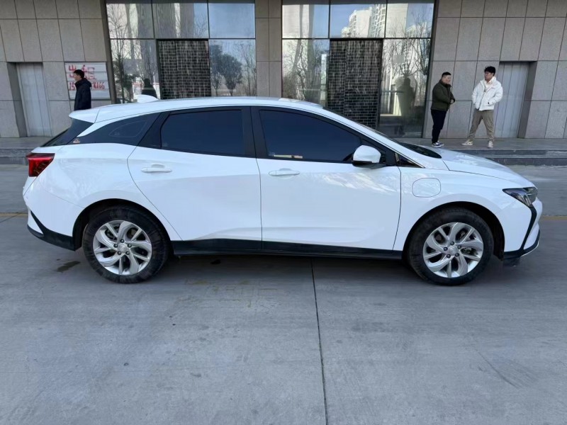 济宁24年别克微蓝8