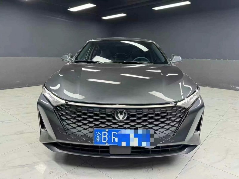 成都24年長安汽車睿騁1