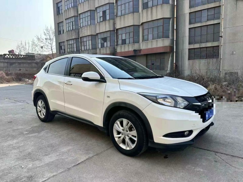 济宁16年本田缤智3