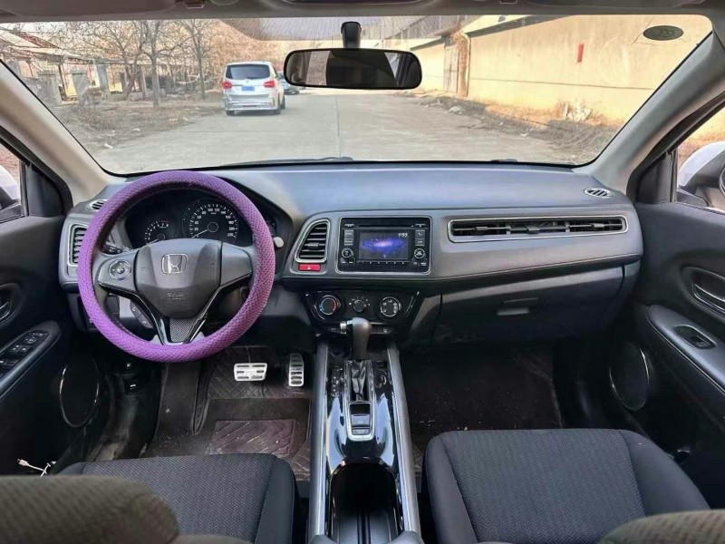 济宁16年本田缤智4