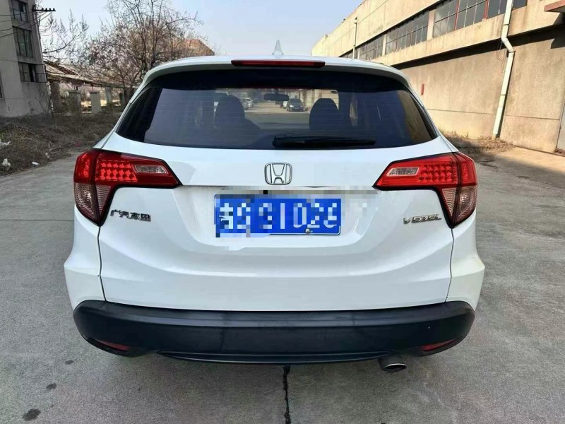 济宁16年本田缤智9