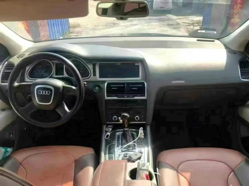 济宁13年奥迪Q75