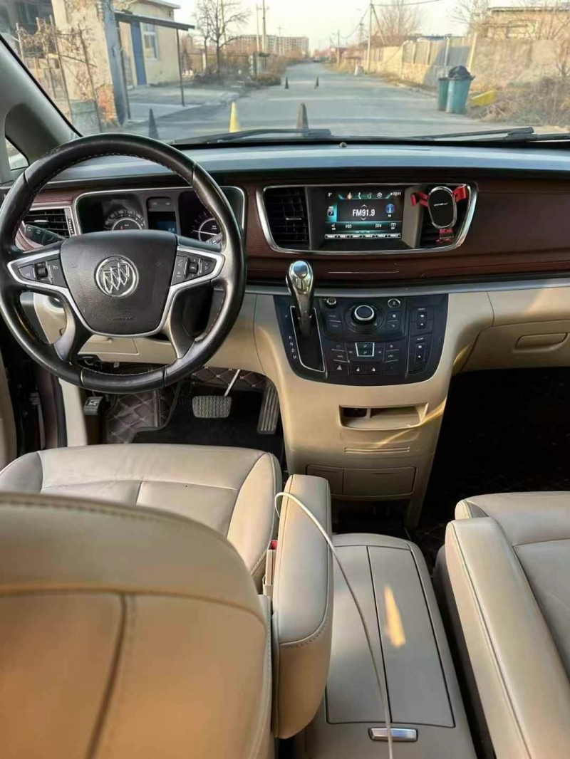 青岛19年别克GL82