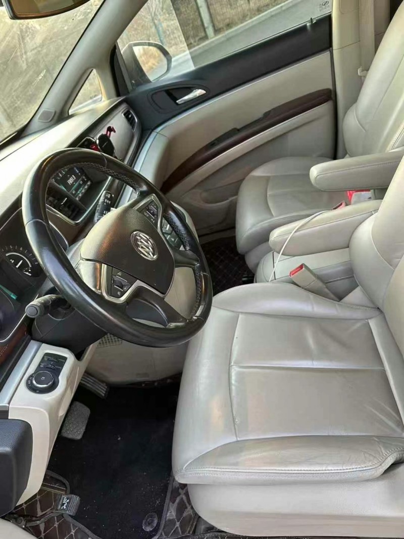 青岛19年别克GL84