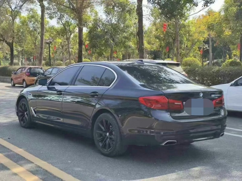 广州22年宝马5系8