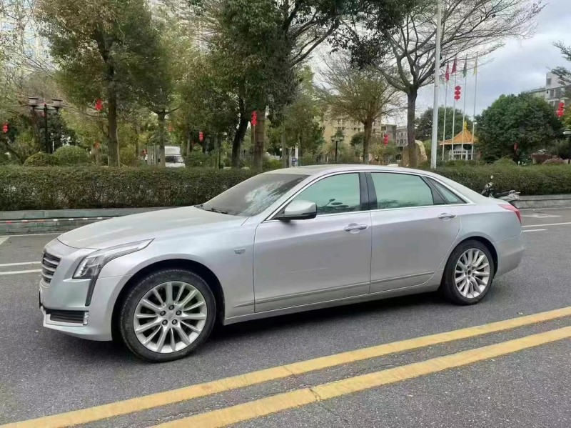 江門17年凱迪拉克CT63