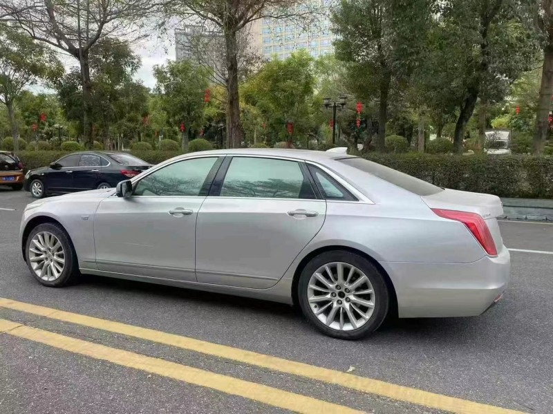 江門17年凱迪拉克CT68