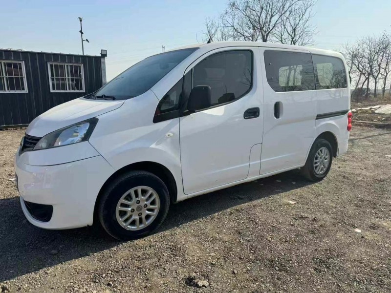 保定17年日產NV2002