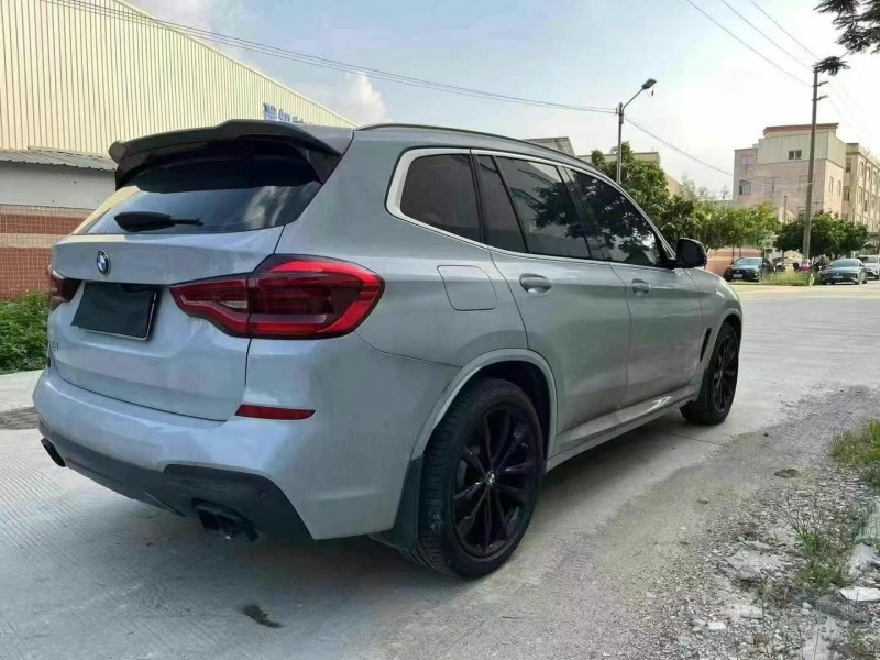 广州21年宝马X38