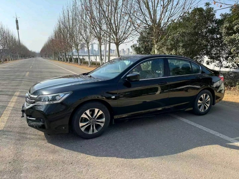 徐州15年本田雅阁3