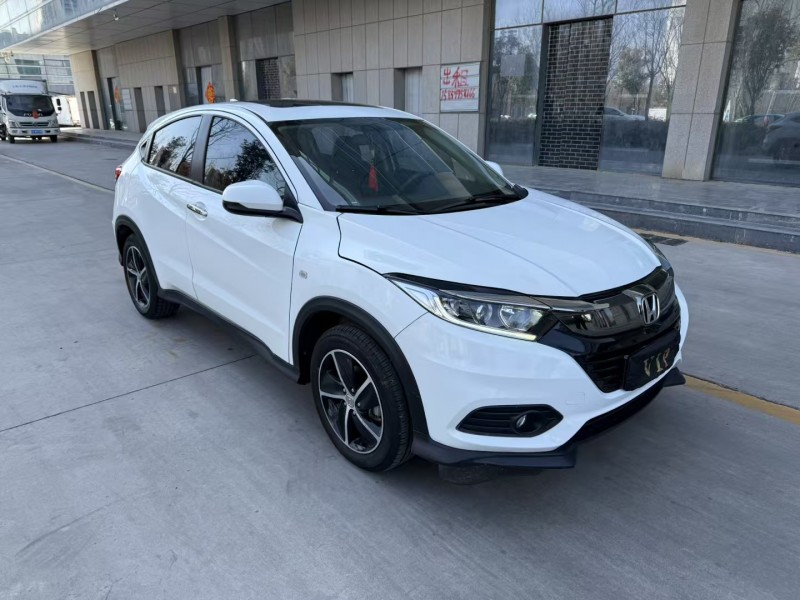 济宁22年本田缤智2