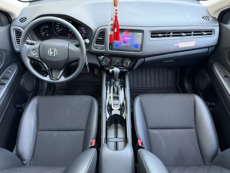 济宁22年本田缤智5