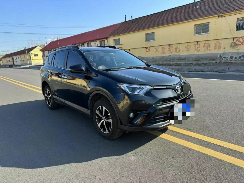 青岛18年丰田RAV43