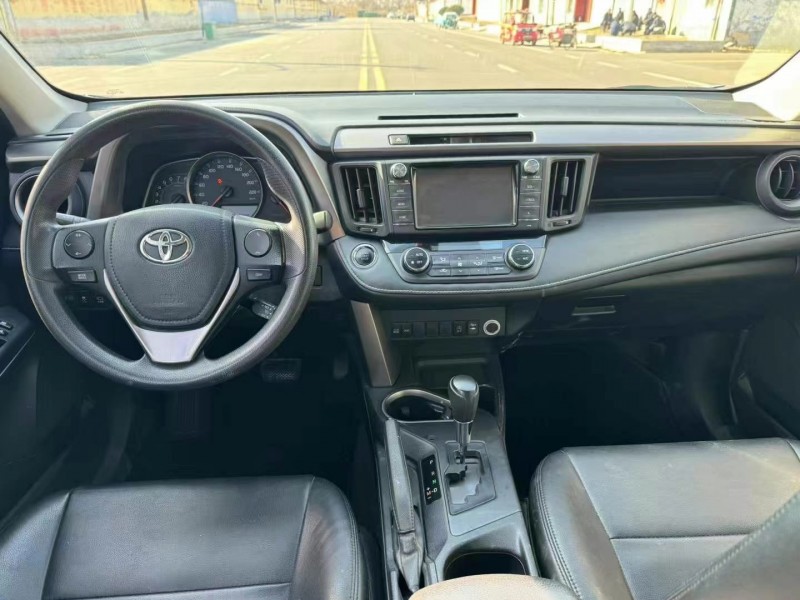 青岛18年丰田RAV44